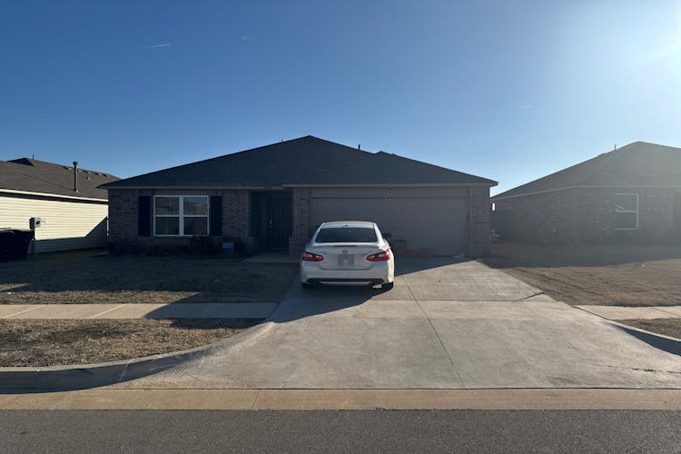 9424 NW 122nd Ter Yukon, OK 73099, Canadian County