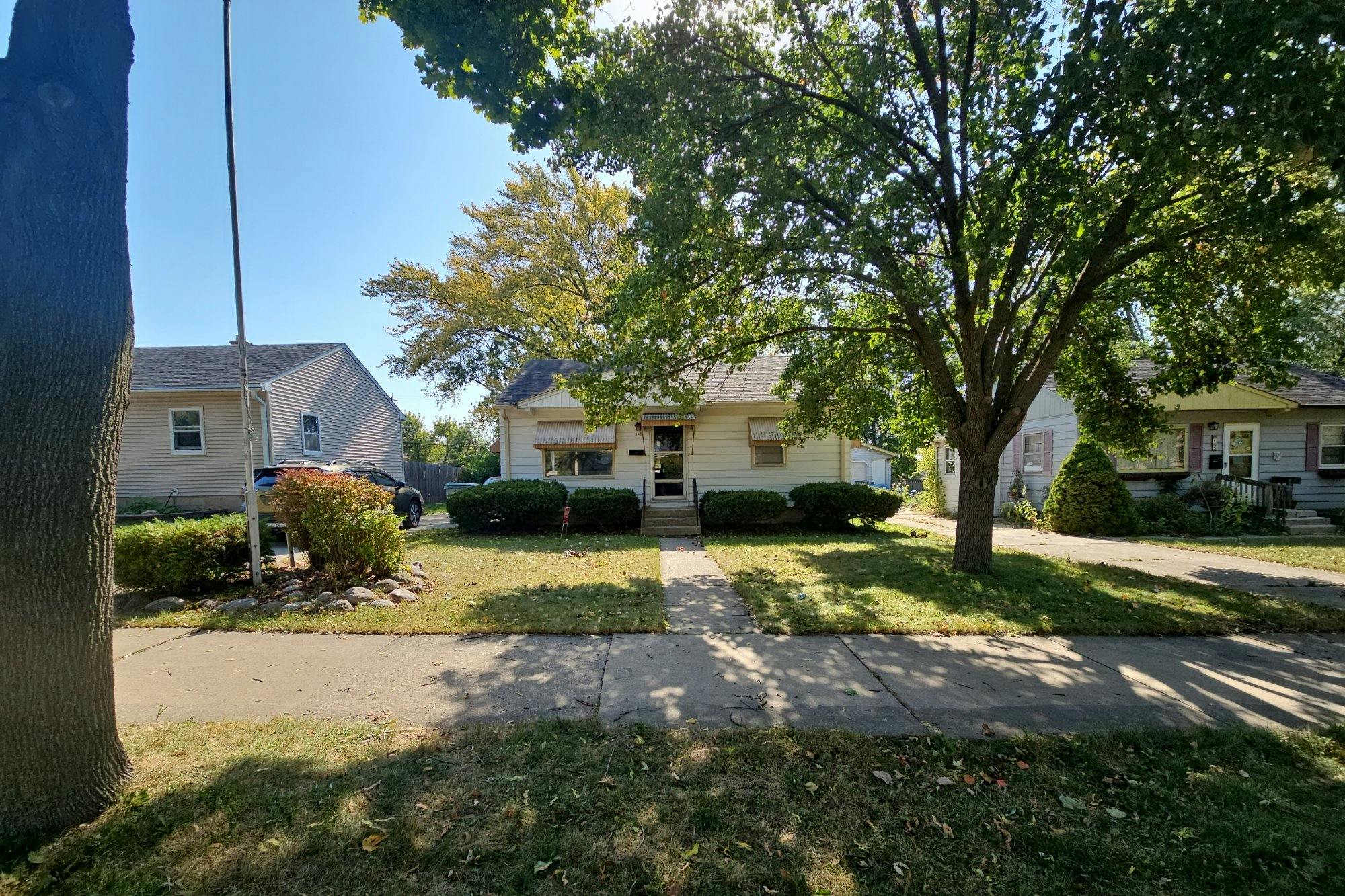 Martin Ln, Milwaukee, WI 53207 #1