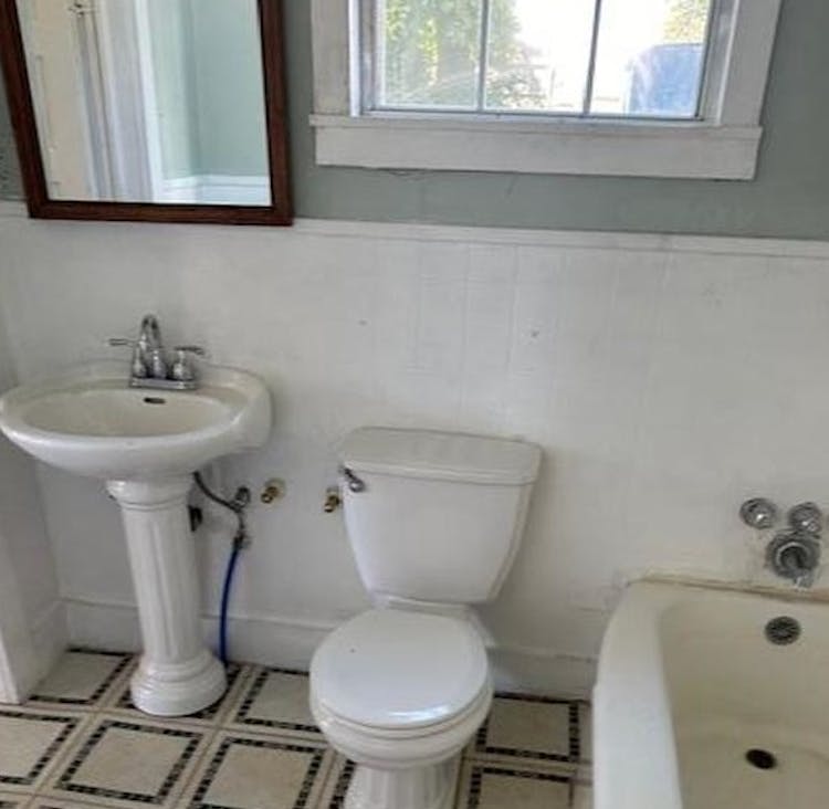 2238 Cherry St Vicksburg, MS 39180, Warren County