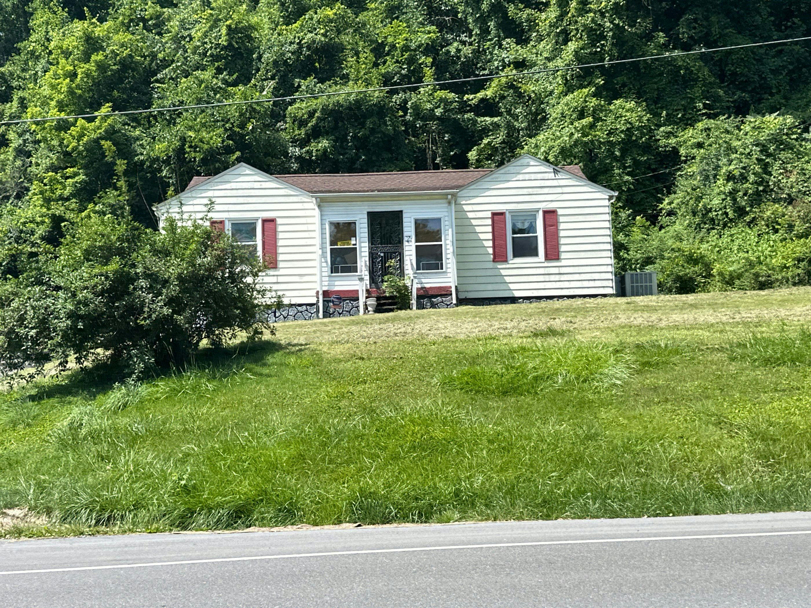 Valley Dr, Bristol, VA 24201 #1