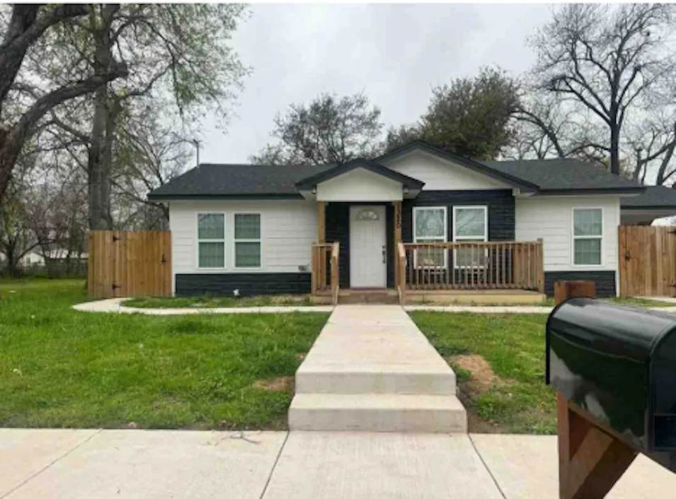 1320 Hood St Waco, TX 76704, McLennan County