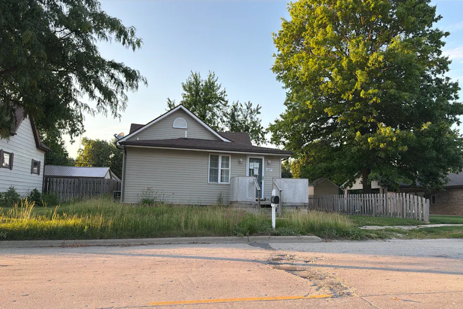 1407 E Main St Clinton, IL 61727, De Witt County