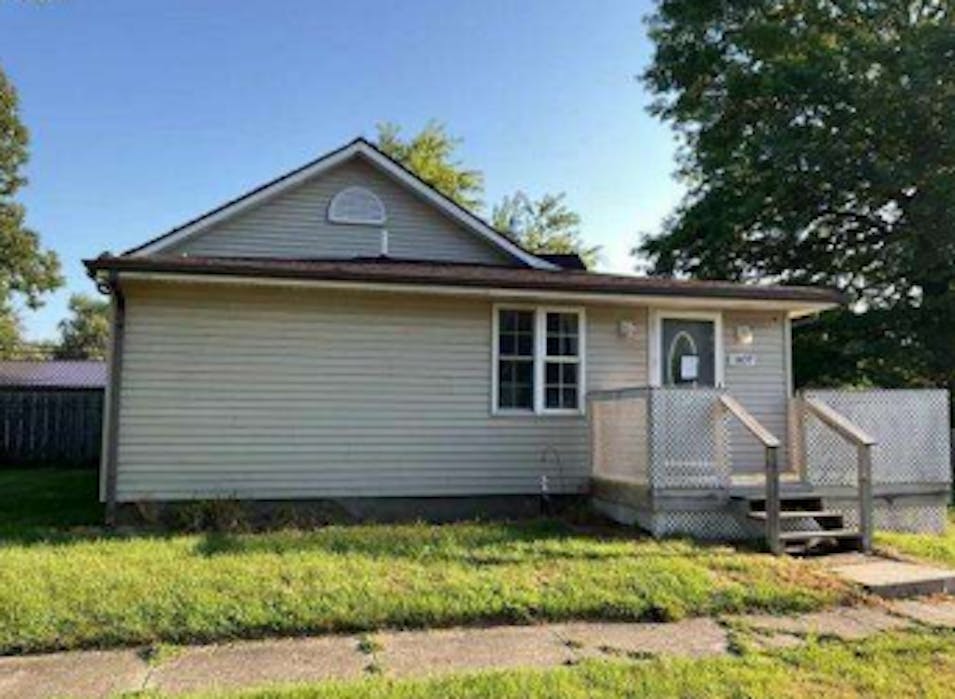 1407 E Main St Clinton, IL 61727, De Witt County