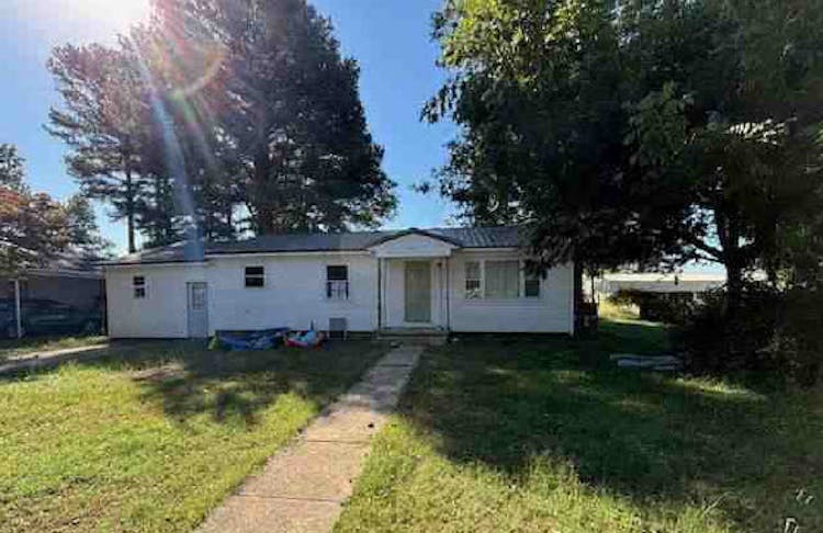 1303 Irma Street Corning, AR 72422, Clay County