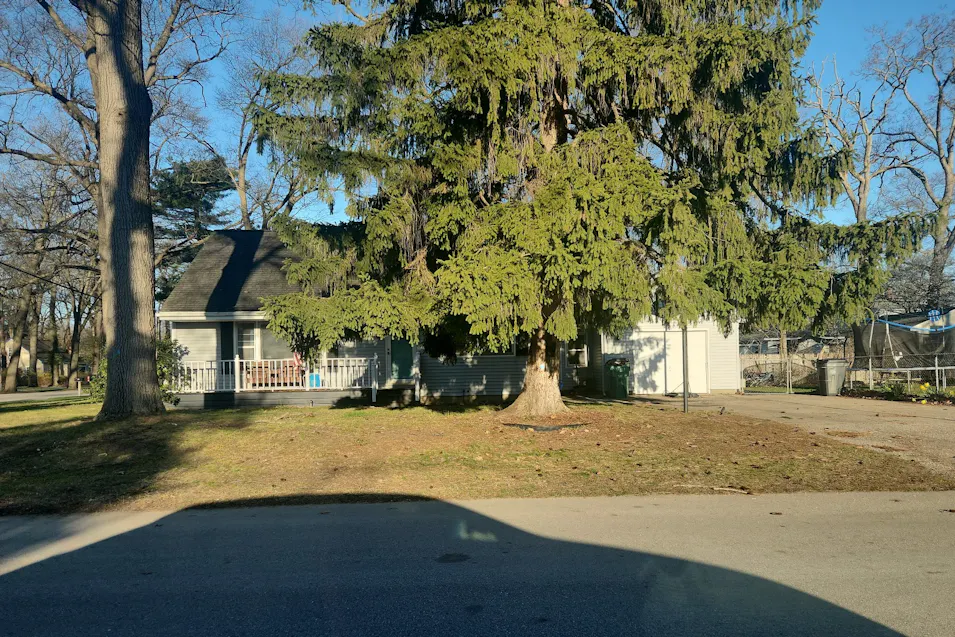 3591 Hiawatha Dr Norton Shores, MI 49441, Muskegon County