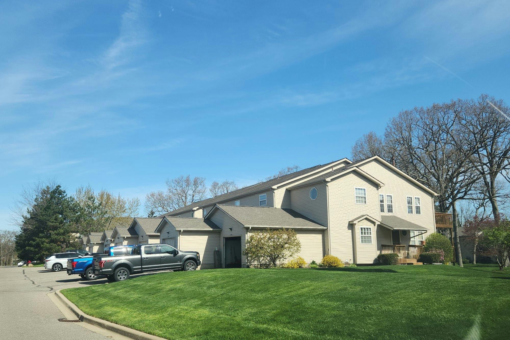 Harbor Oak Dr, Waterford, MI 48329 #1