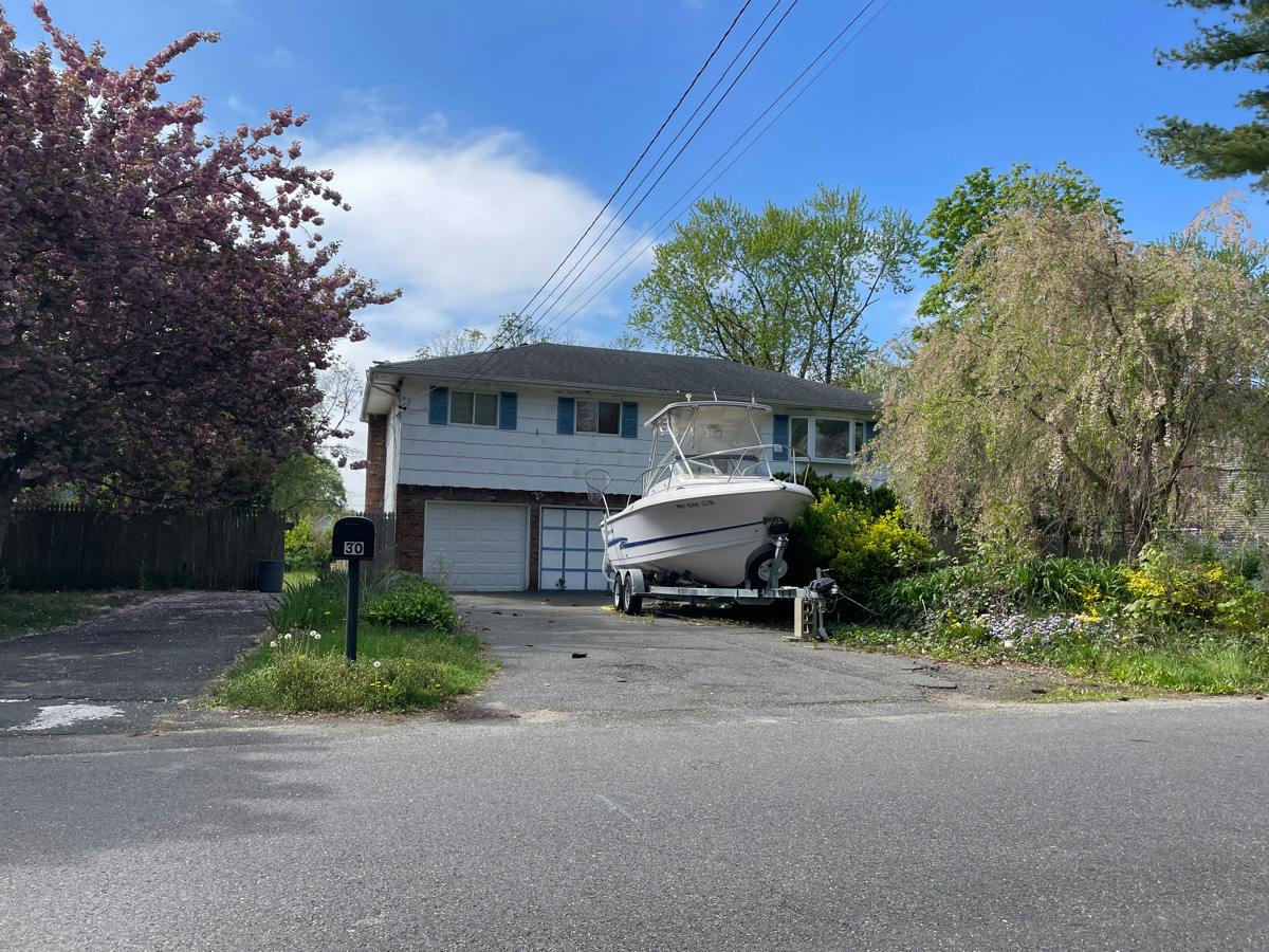 Bushwick Ave, Brentwood, NY 11717