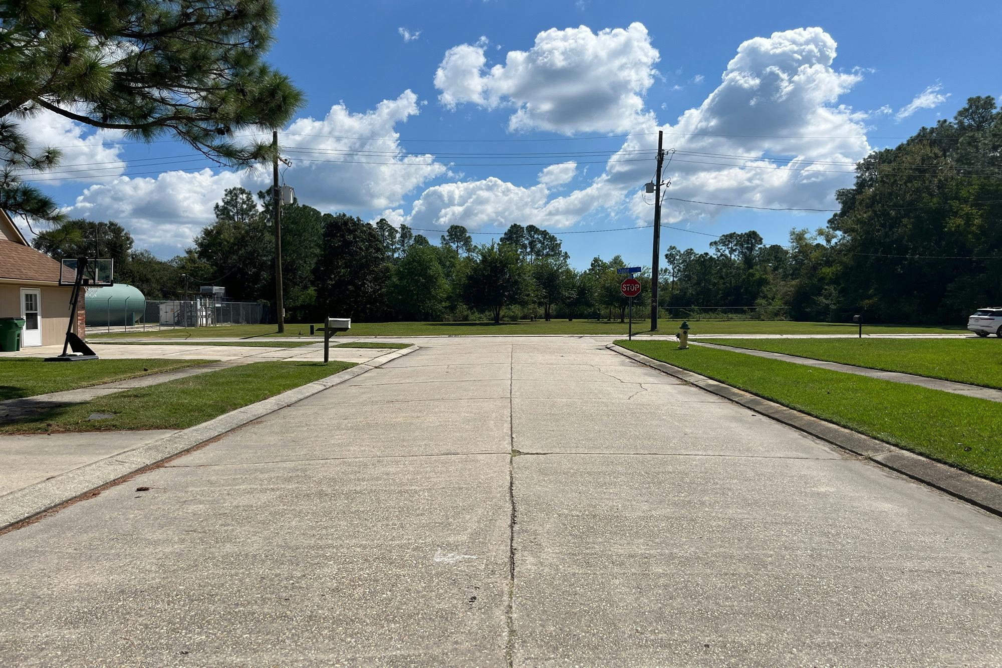 Admiral Nelson Dr, Slidell, LA 70461