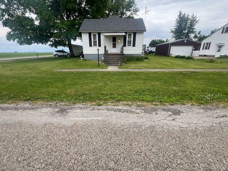 621 Corn Street Emden, IL 62635, Logan County