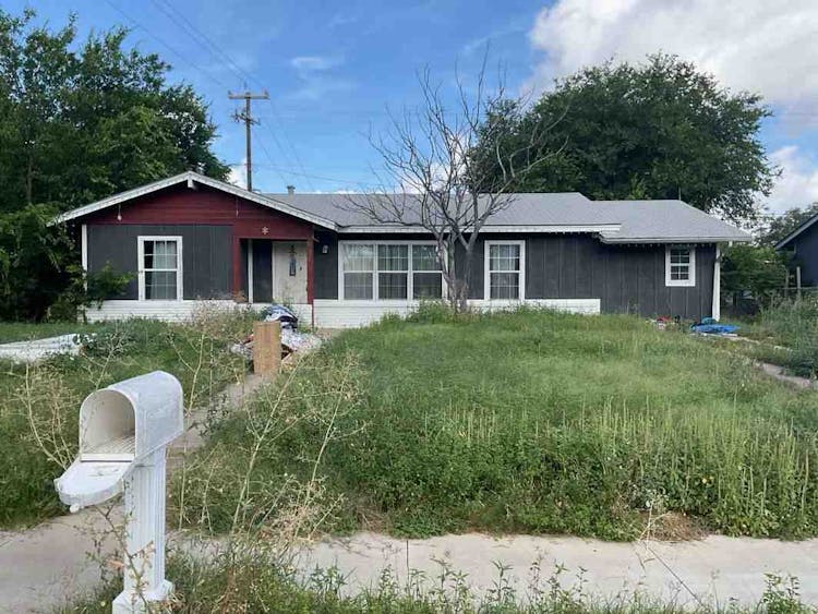 6723 Merry Oaks Dr San Antonio, TX 78242, Bexar County