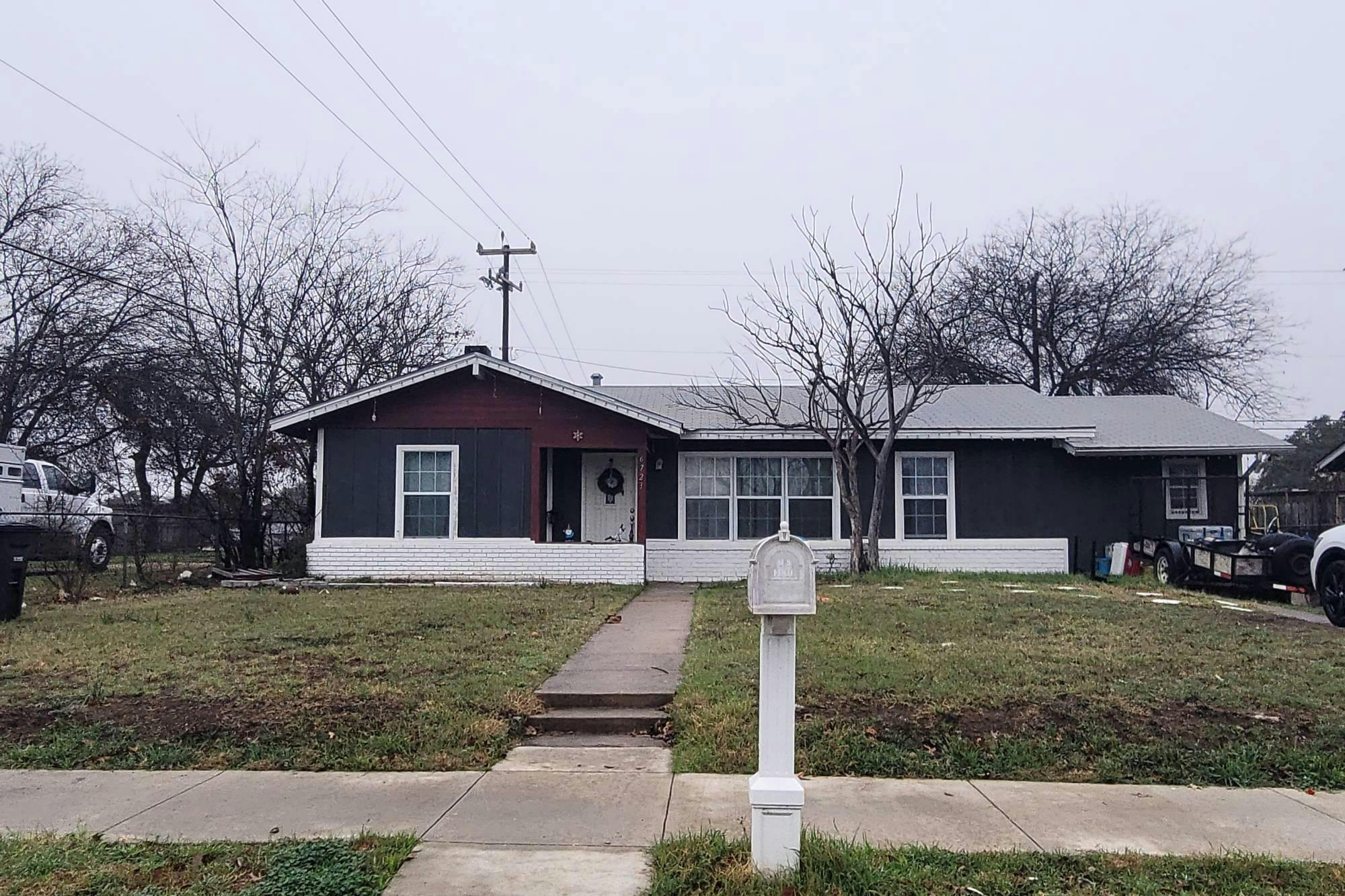 Merry Oaks Dr, San Antonio, TX 78242