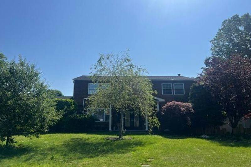 Kyle St, Bellport, NY 11713