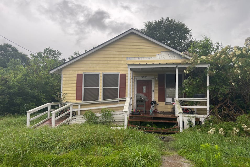 327 Avenue B Port Neches, TX 77651, Jefferson County