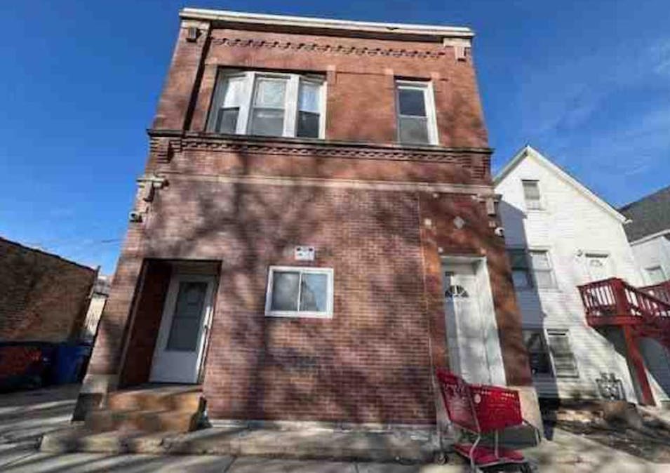 4644s Rockwell St Chicago, IL 60632, Cook County