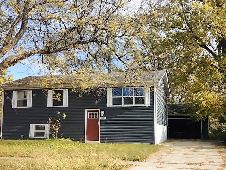 7513 Chase Street Merrillville, IN 46410, Lake County