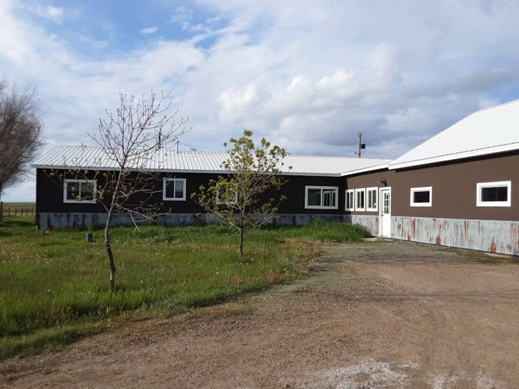 6837 43rd St W Havre, MT 59501, Hill County