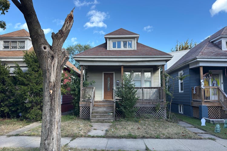 8611 S Kingston Ave Chicago, IL 60617, Cook County