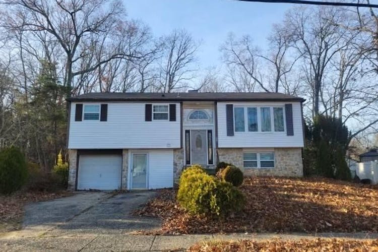 33 Briarcliff Road Atco, NJ 08004, Camden County