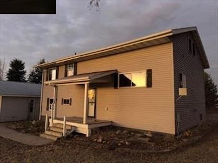 2955 York Ave Coggon, IA 52218, Buchanan County