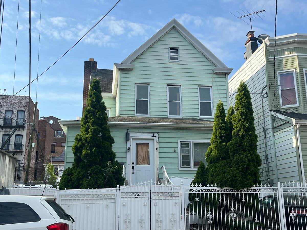 88th Ave, Woodhaven, NY 11421