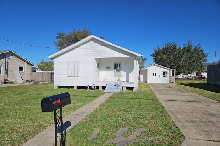 109 Fifth St Houma, LA 70364, Terrebonne County