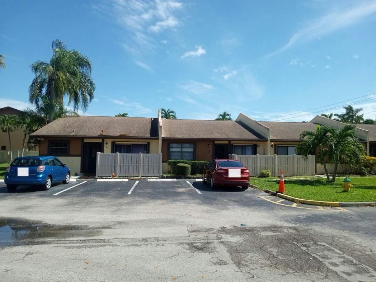 Banks Rd, Margate, FL 33063