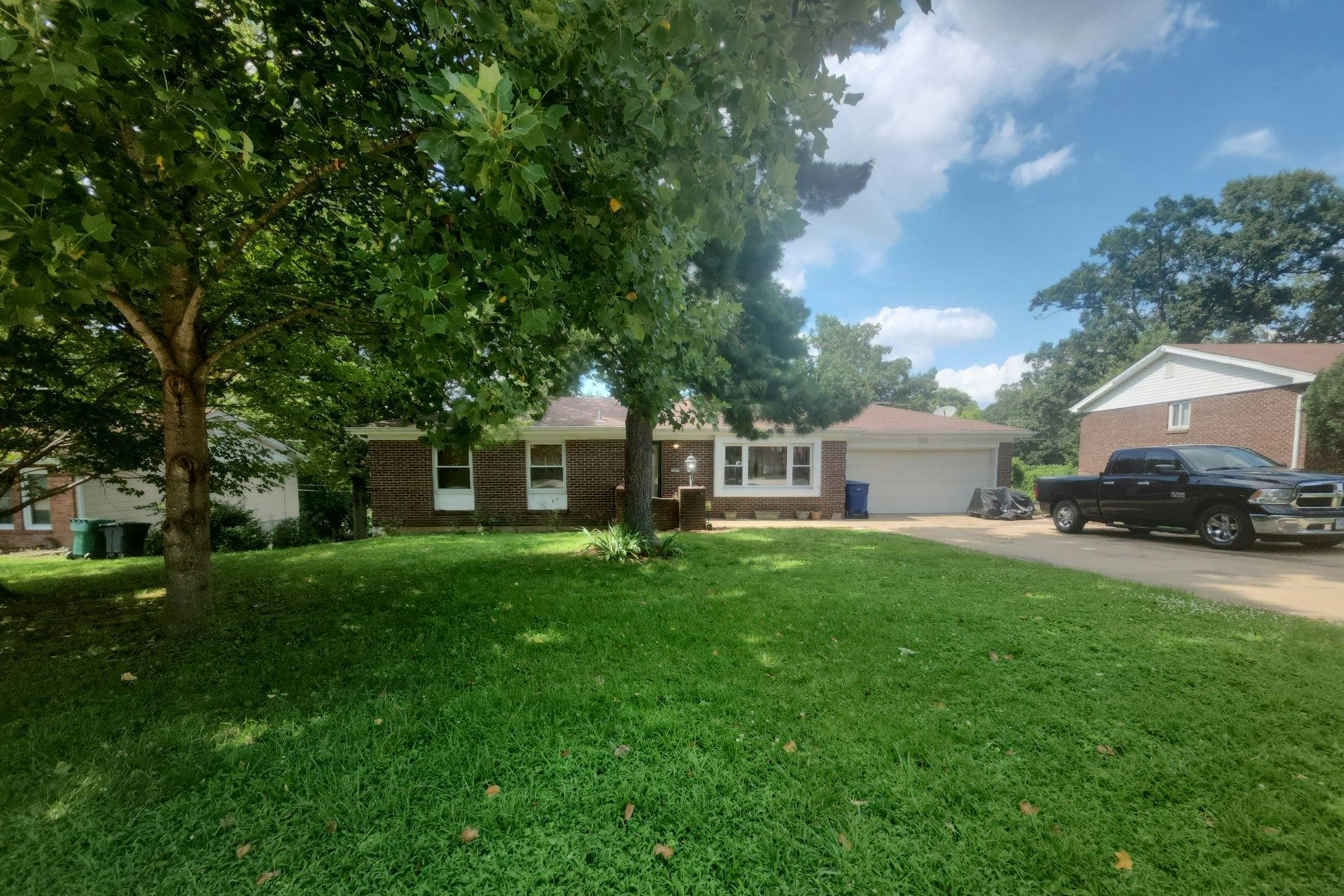 Sir Moss Ln, Fenton, MO 63026