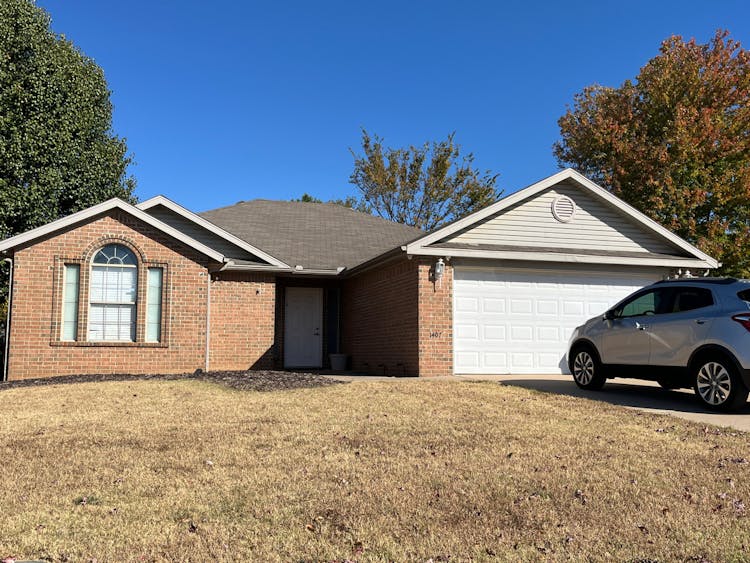 1407 W Laura St Rogers, AR 72758, Benton County