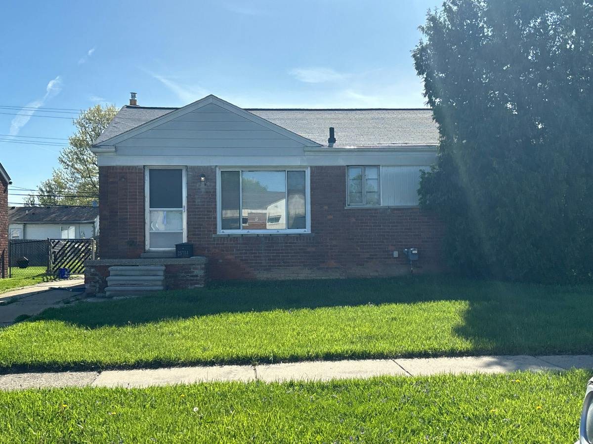 Dale St, Roseville, MI 48066 #1