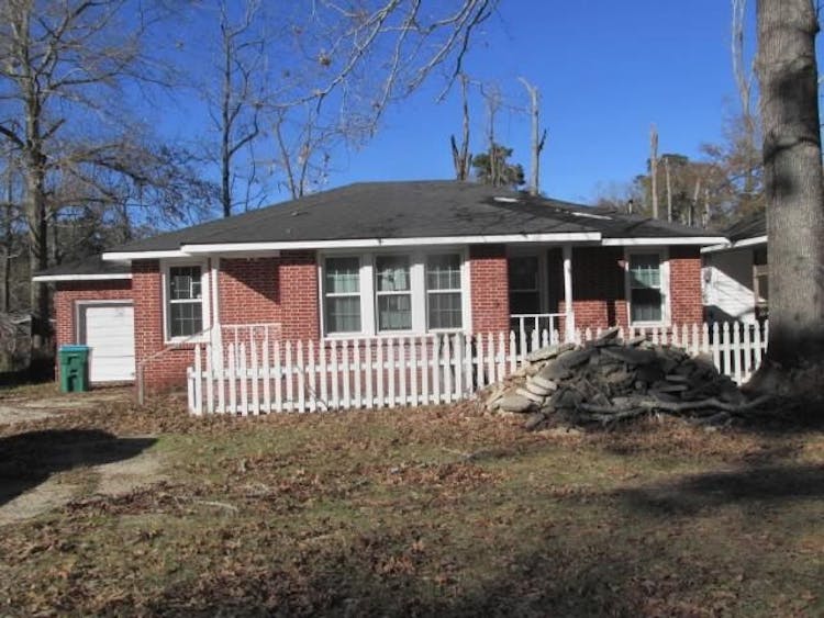 349 Oak St Denham Springs, LA 70726, Livingston County