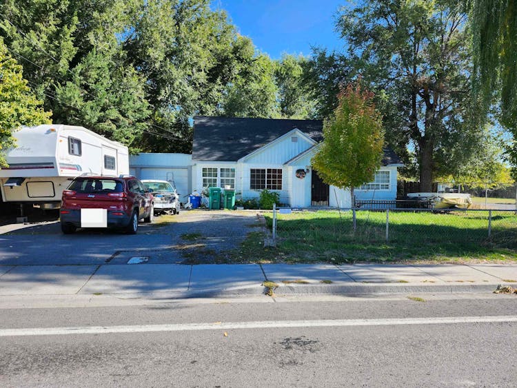 2169 Homedale Rd Klamath Falls, OR 97603, Klamath County