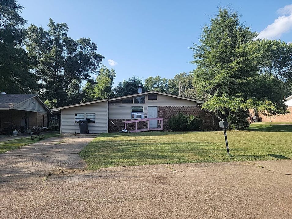 612 Beechwood St West Helena, AR 72390, Phillips County