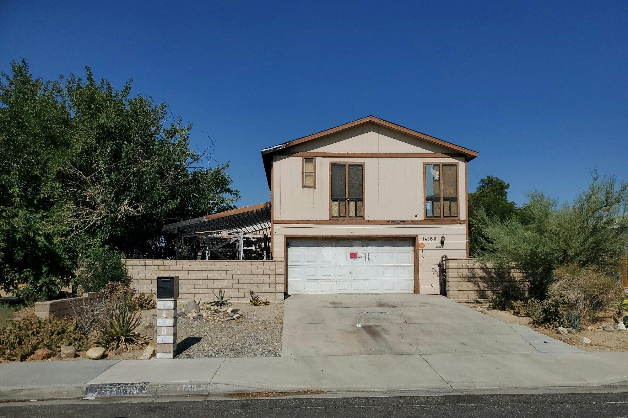 Riviera Dr, Victorville, CA 92395