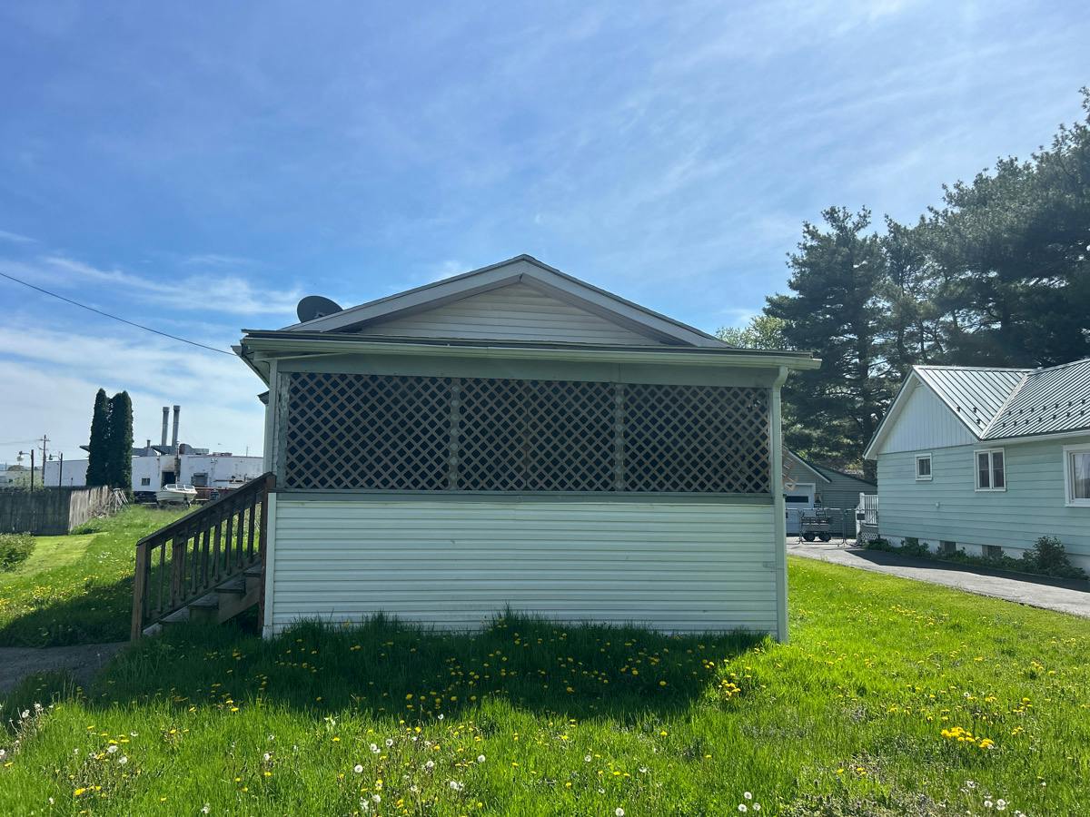 Virginia Ave, Elmira, NY 14903