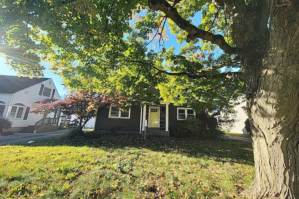 628 E Park Ave Barberton, OH 44203, Summit County