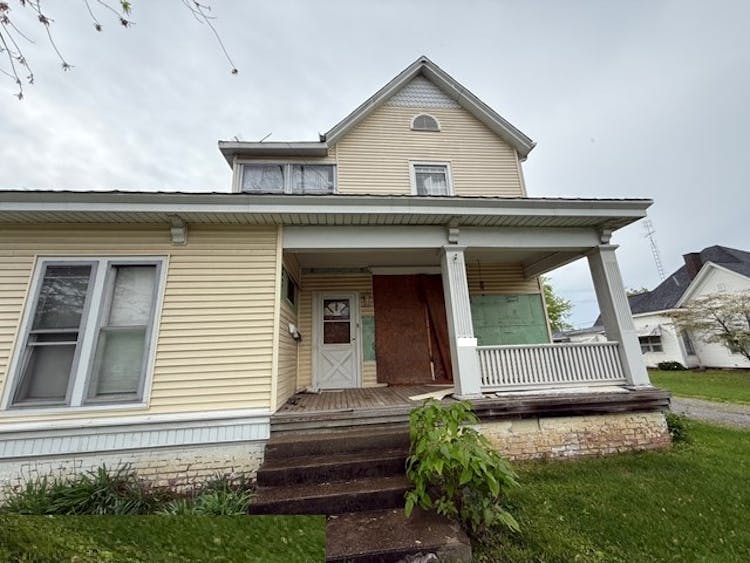 101 5th St Cami, IL 62821, White County