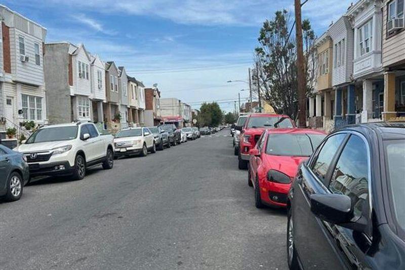 3rd St, Philadelphia, PA 19148