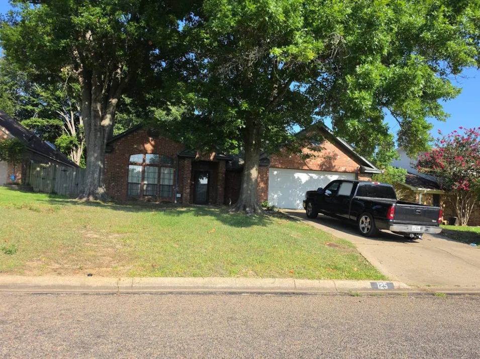125 Millstone Ln Longview, TX 75604, Gregg County