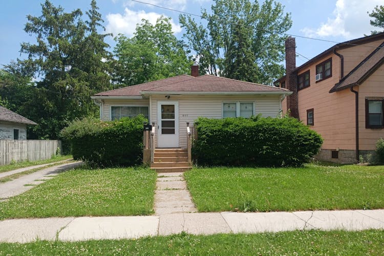 910s Webster St Saginaw, MI 48602, Saginaw County