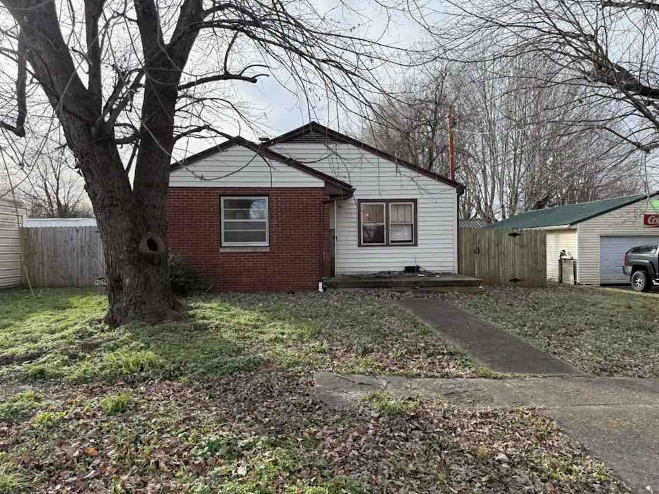 33 Dickerson St Park City, KY 42160, Barren County