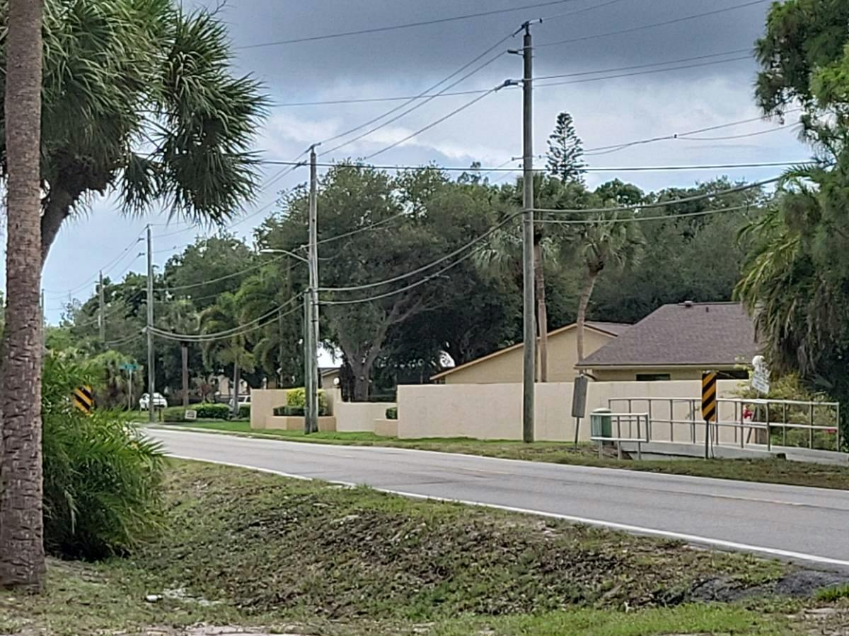 Ramblewood Pl, Sarasota, FL 34237 #1