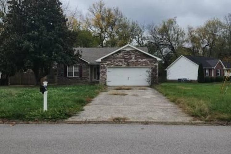 810 Buckhorn Dr Clarksville, TN 37043, Montgomery County