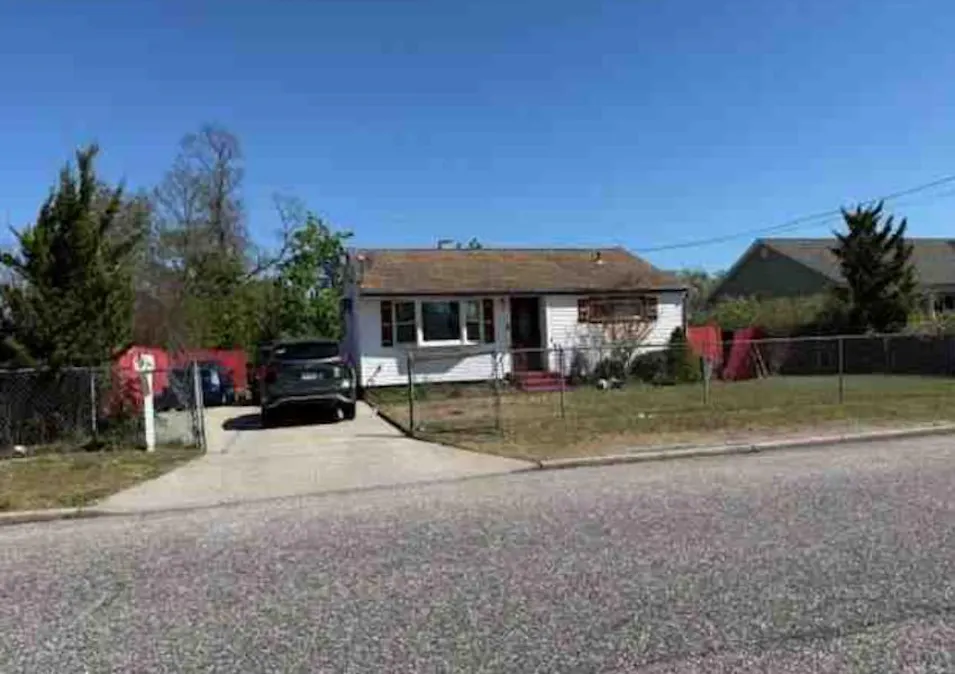 9 Cypress St Central Islip, NY 11722, Suffolk County