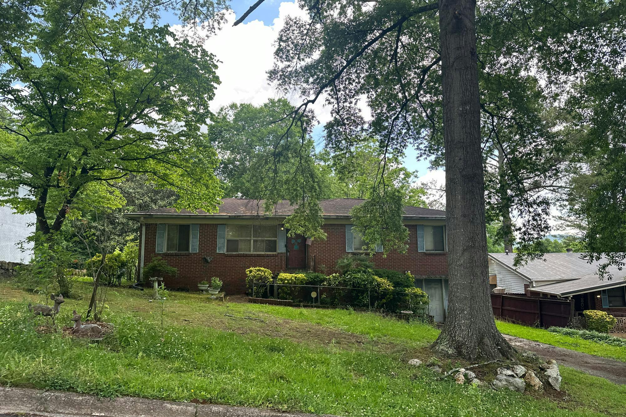 Hatfield Ln, Birmingham, AL 35215