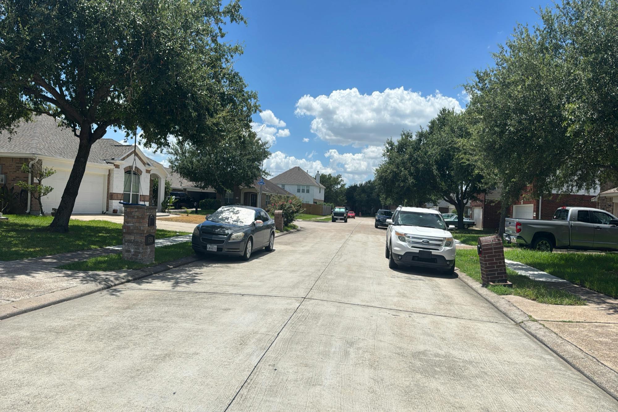Squire Dr, Baytown, TX 77521