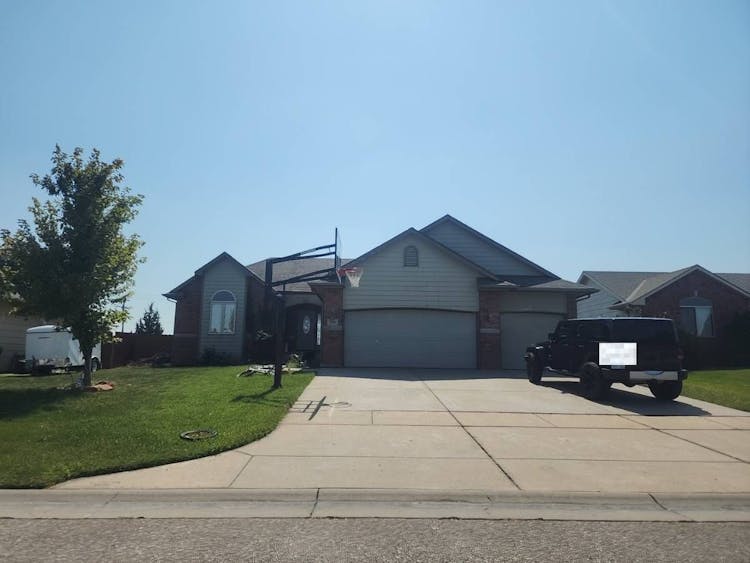 2359 S Tara Falls Ct Wichita, KS 67207, Sedgwick County