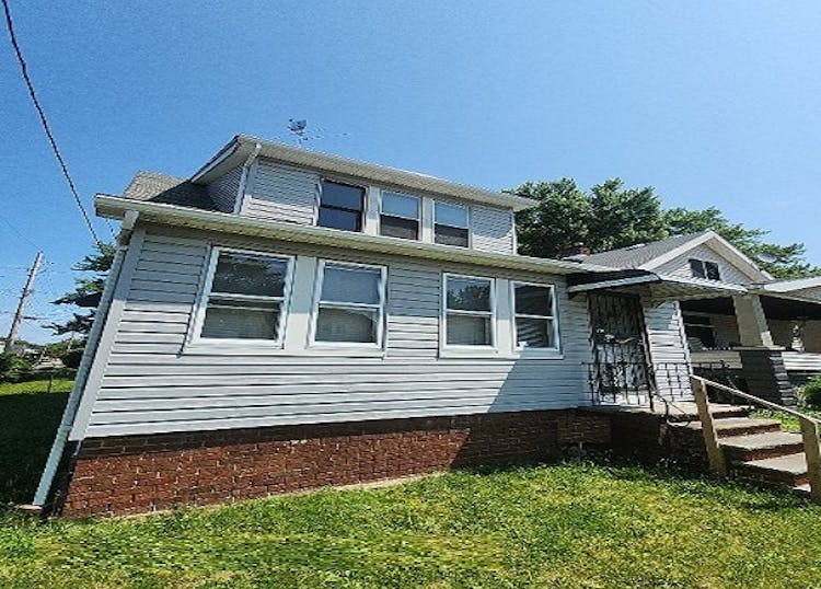 12701 Dove Ave Cleveland, OH 44105, Cuyahoga County