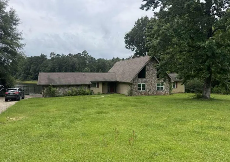 25475 Lake Choctaw Dr Franklinton, LA 70438, Washington County
