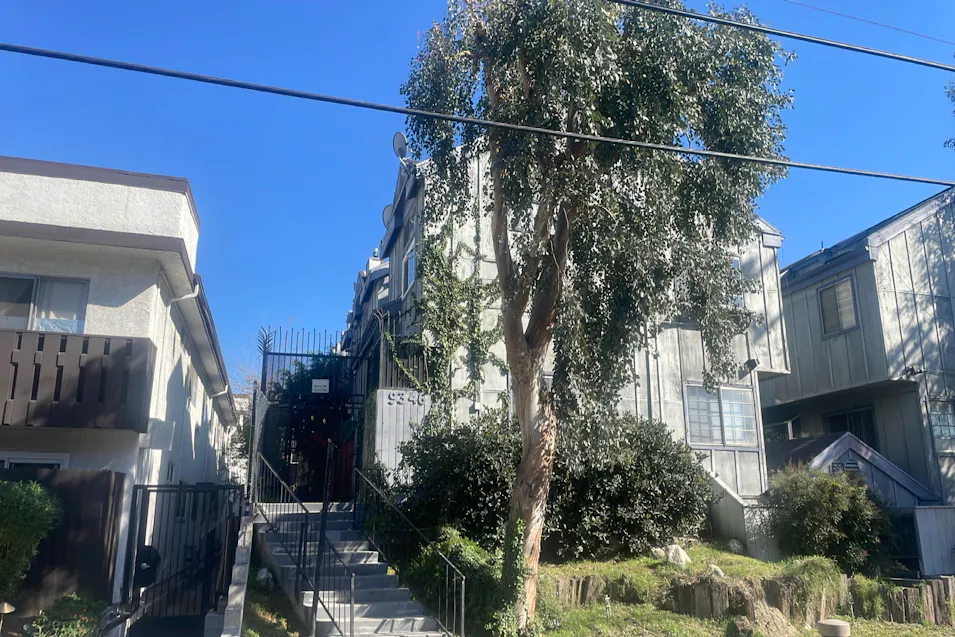 9346 Van Nuys Boulevard # 4 Los Angeles, CA 91402, Los Angeles County