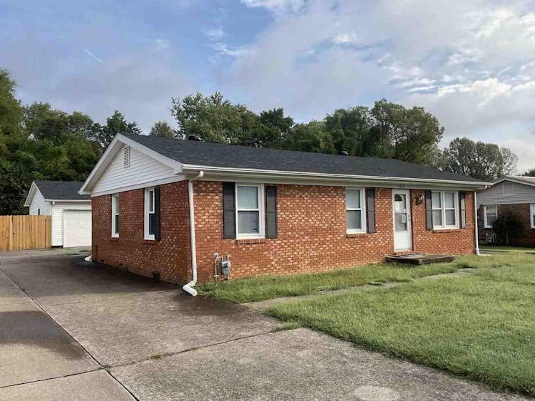 1963 Springfield Dr Henderson, KY 42420, Henderson County